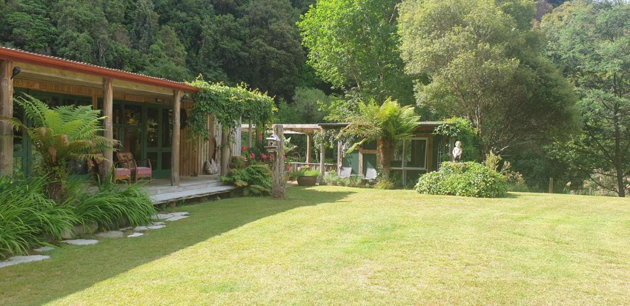 Blackfern Lodge Waimiha Extérieur photo